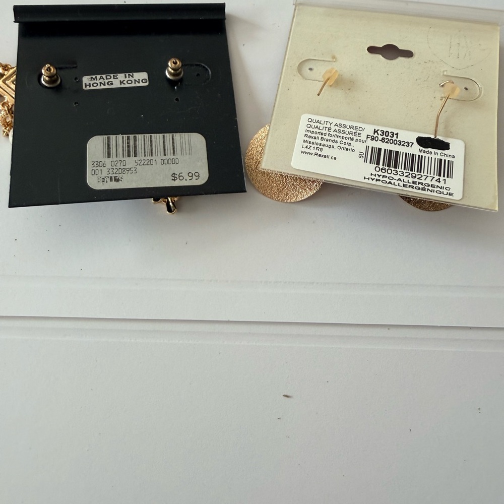 Kong Gold-Tone Round Dangle Earrings - Picture 3 of 3